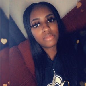 Meet your Posher, Nadia